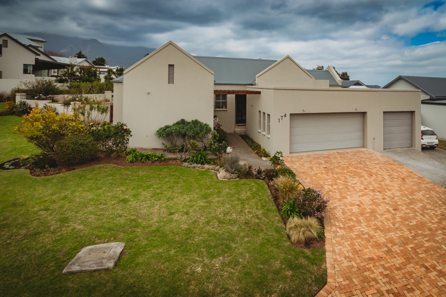 4 Bedroom Property for Sale in Mont Fleur Mountain Estate Western Cape